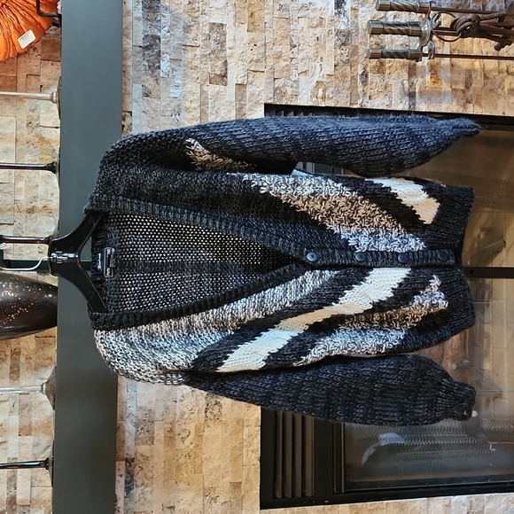 Peter England Handmade Crochet Knit Black/White/Gray Button Front Cardigan Sz M - Picture 3 of 9